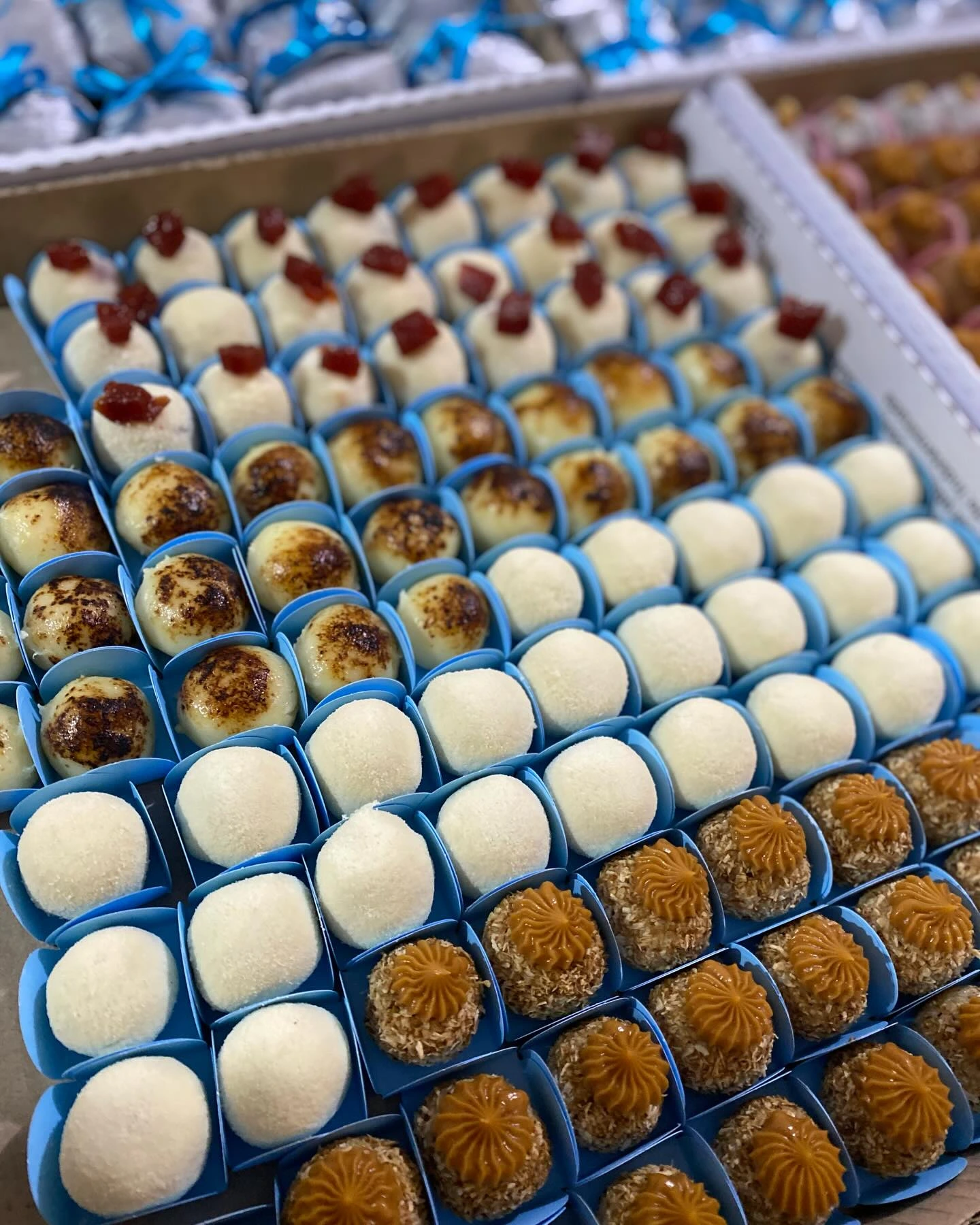 Mesa de doces finos para casamento, presença e elegância